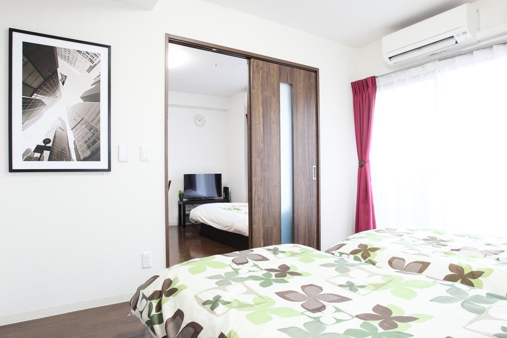 ลา ฟามิเลีย ยะมะซะกะ Apartment โอซาก้า ภายนอก รูปภาพ