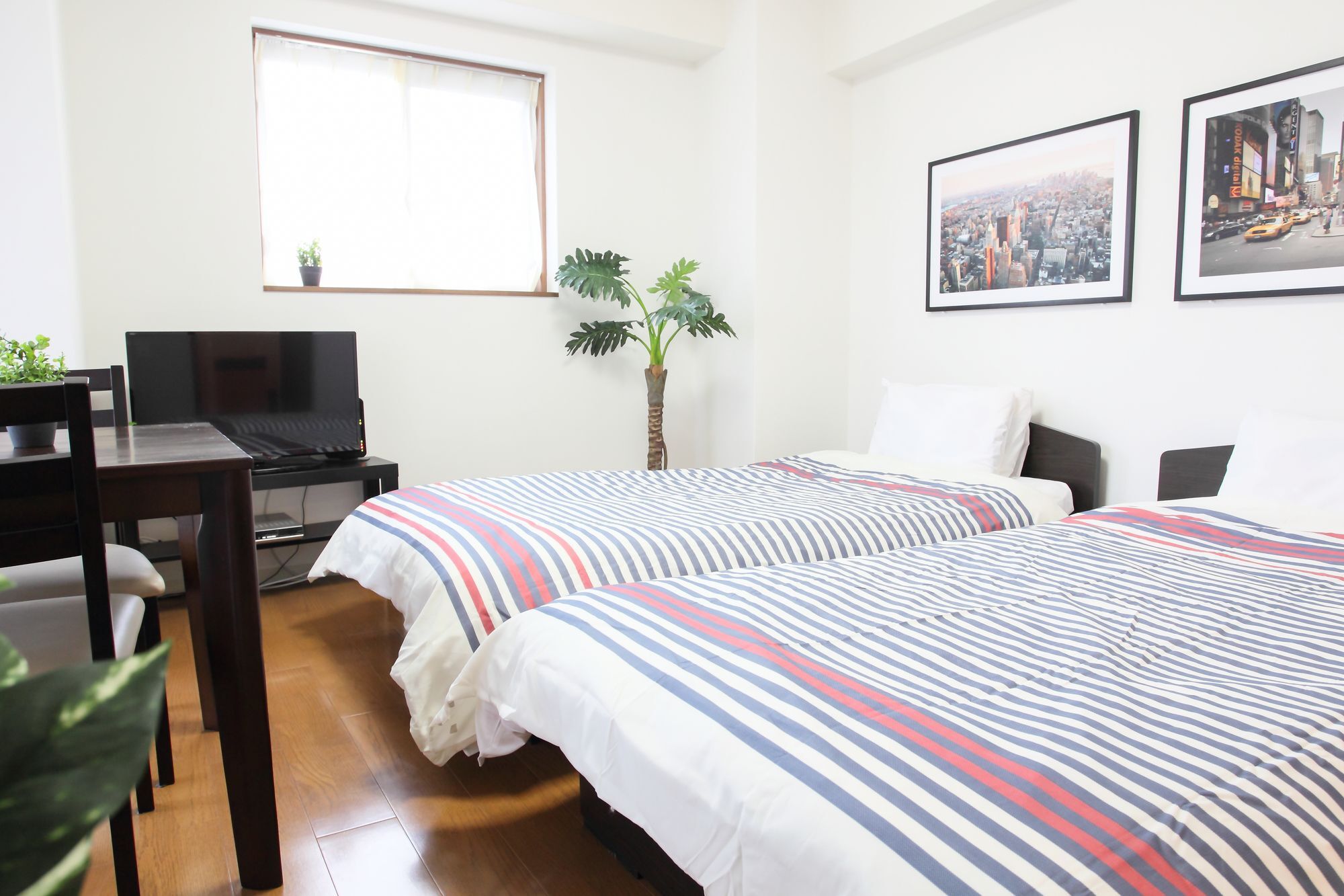 ลา ฟามิเลีย ยะมะซะกะ Apartment โอซาก้า ภายนอก รูปภาพ