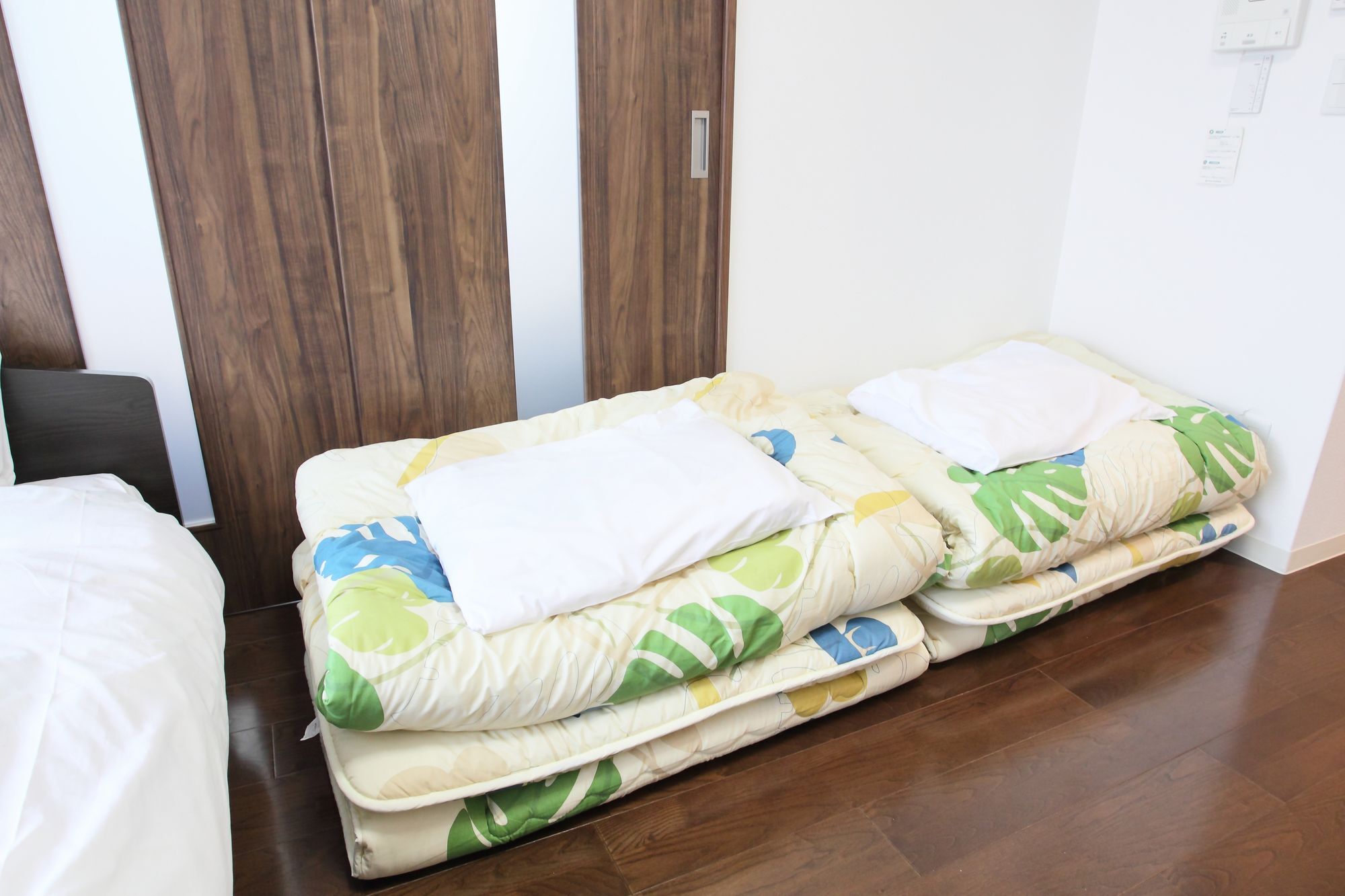 ลา ฟามิเลีย ยะมะซะกะ Apartment โอซาก้า ภายนอก รูปภาพ