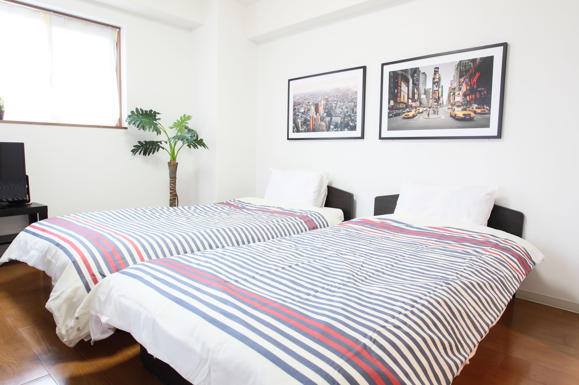 ลา ฟามิเลีย ยะมะซะกะ Apartment โอซาก้า ภายนอก รูปภาพ